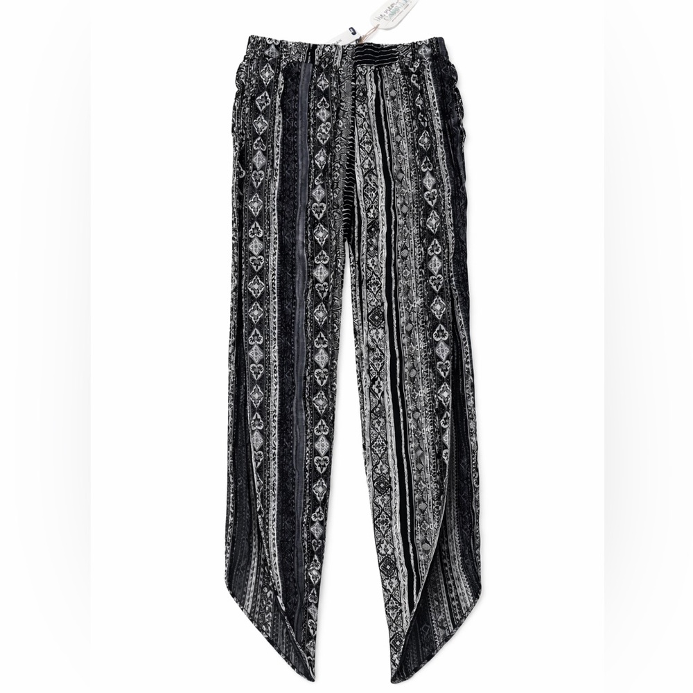 Flowy Black and White Patterned Split Pants